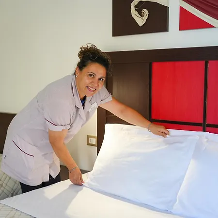 Otel Hermosa 4*